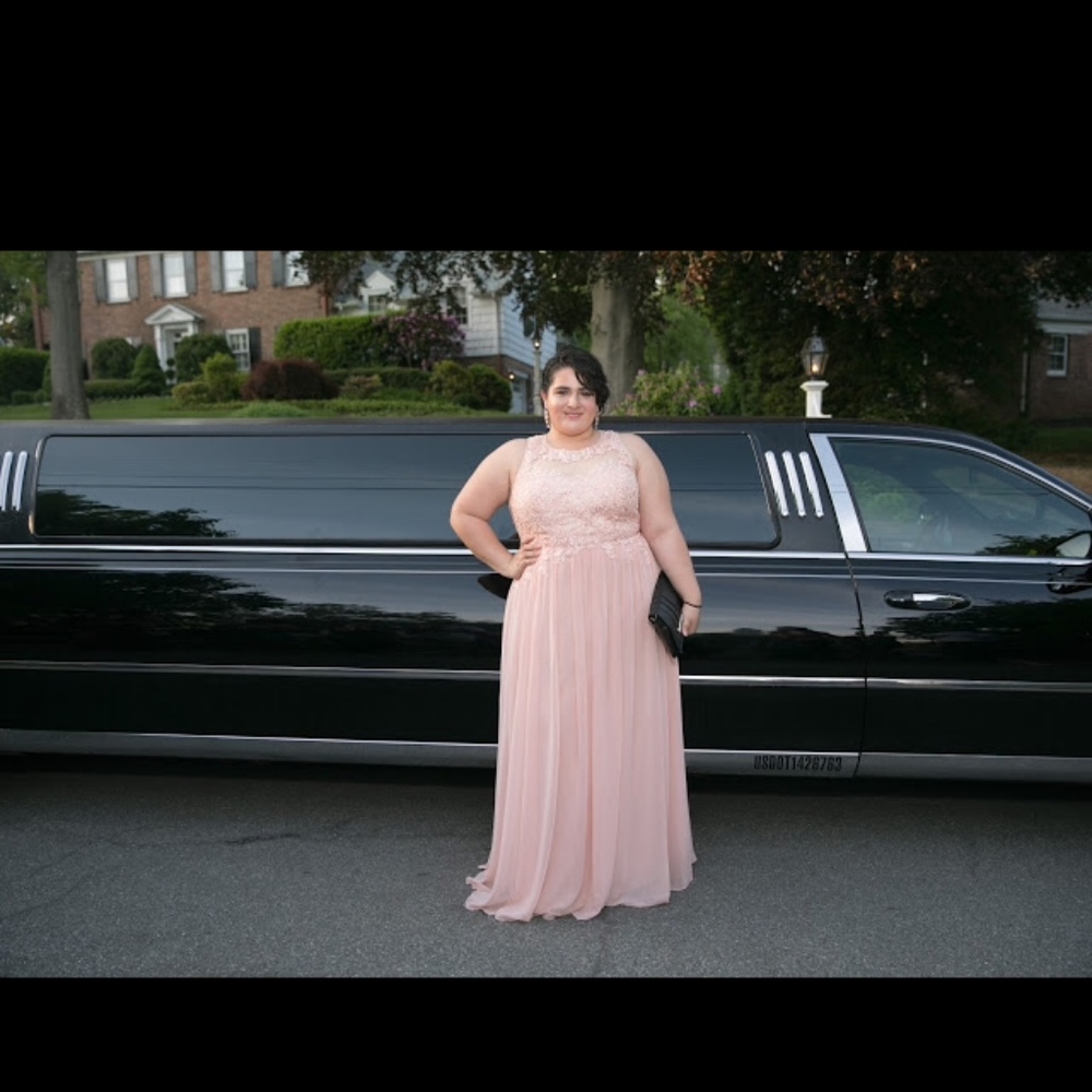 LIGHT PINK PROM DRESS - Picture 2 of 8